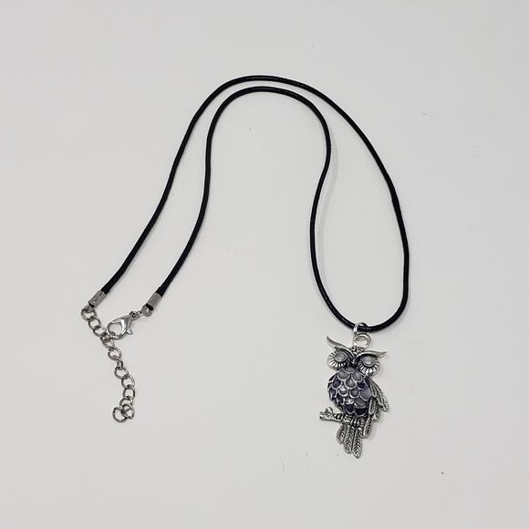 Owl Pendant White & Purple Metallic Resin Necklace - Picture 3 of 8